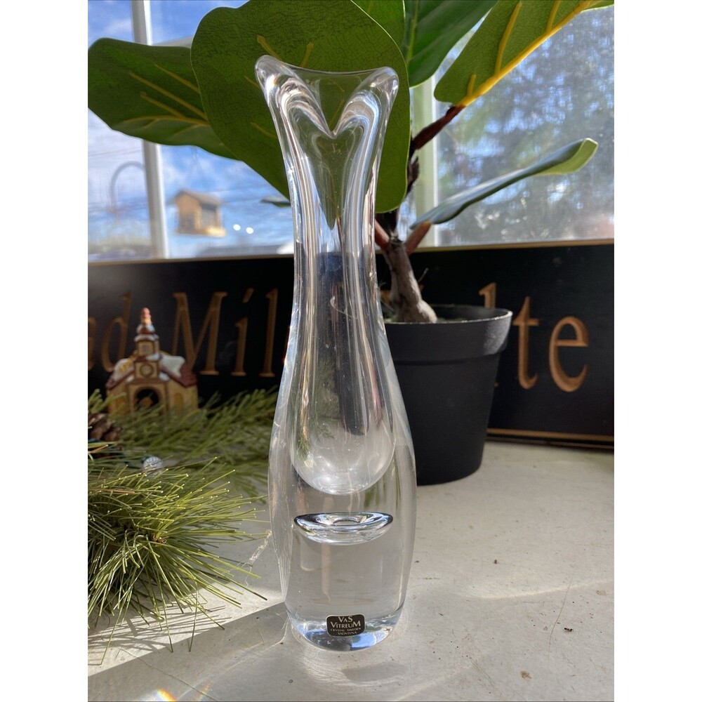 Vtg  Signed Vas Vitreum Crystal Sweden Bud Vase Internal Bubbles With Sticker